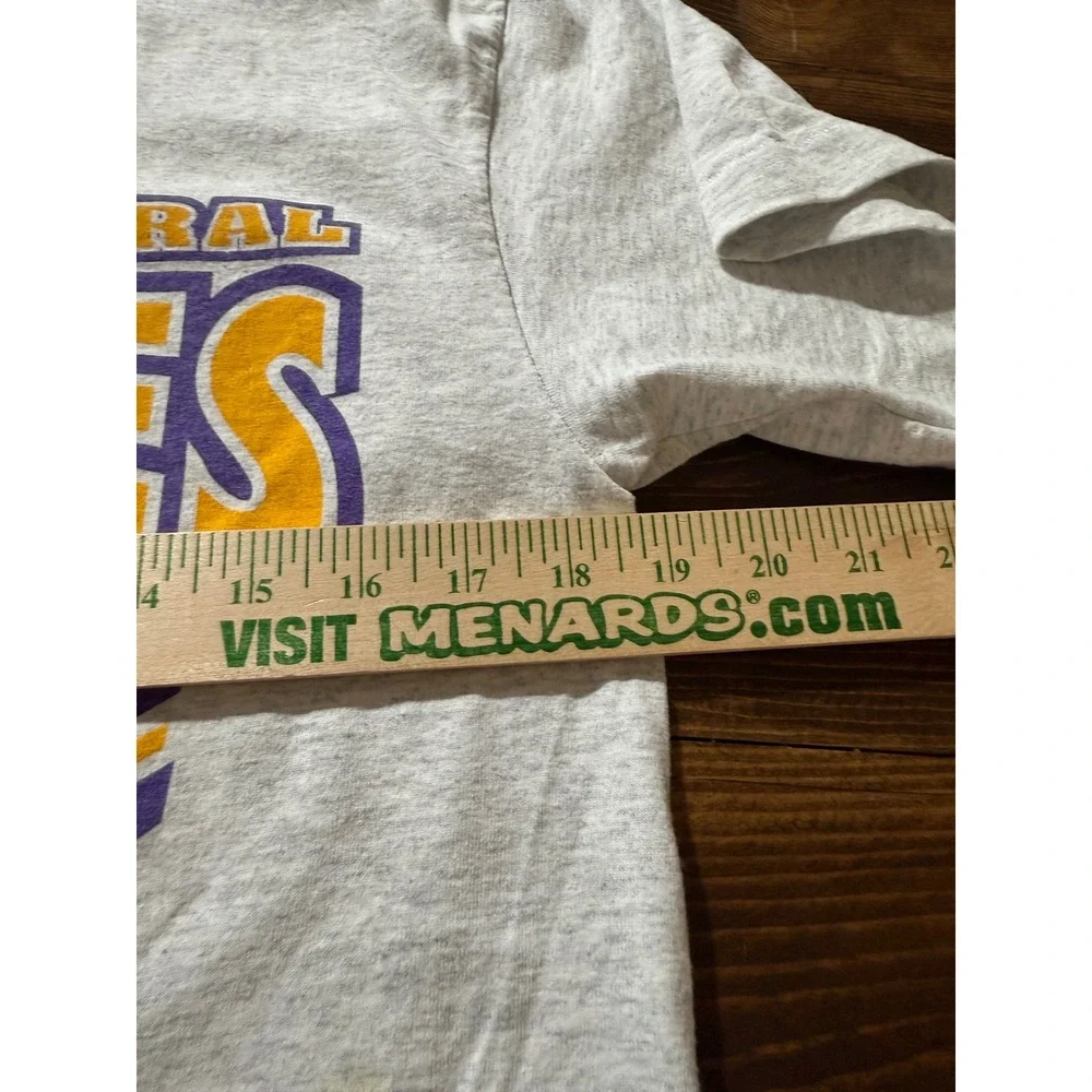Vintage 90s Bay City Central Wolves Football T-Shirt‎ Fruit of the Loom Medium